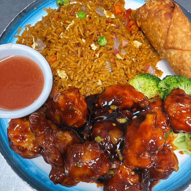 General Tso's Chicken Combo.